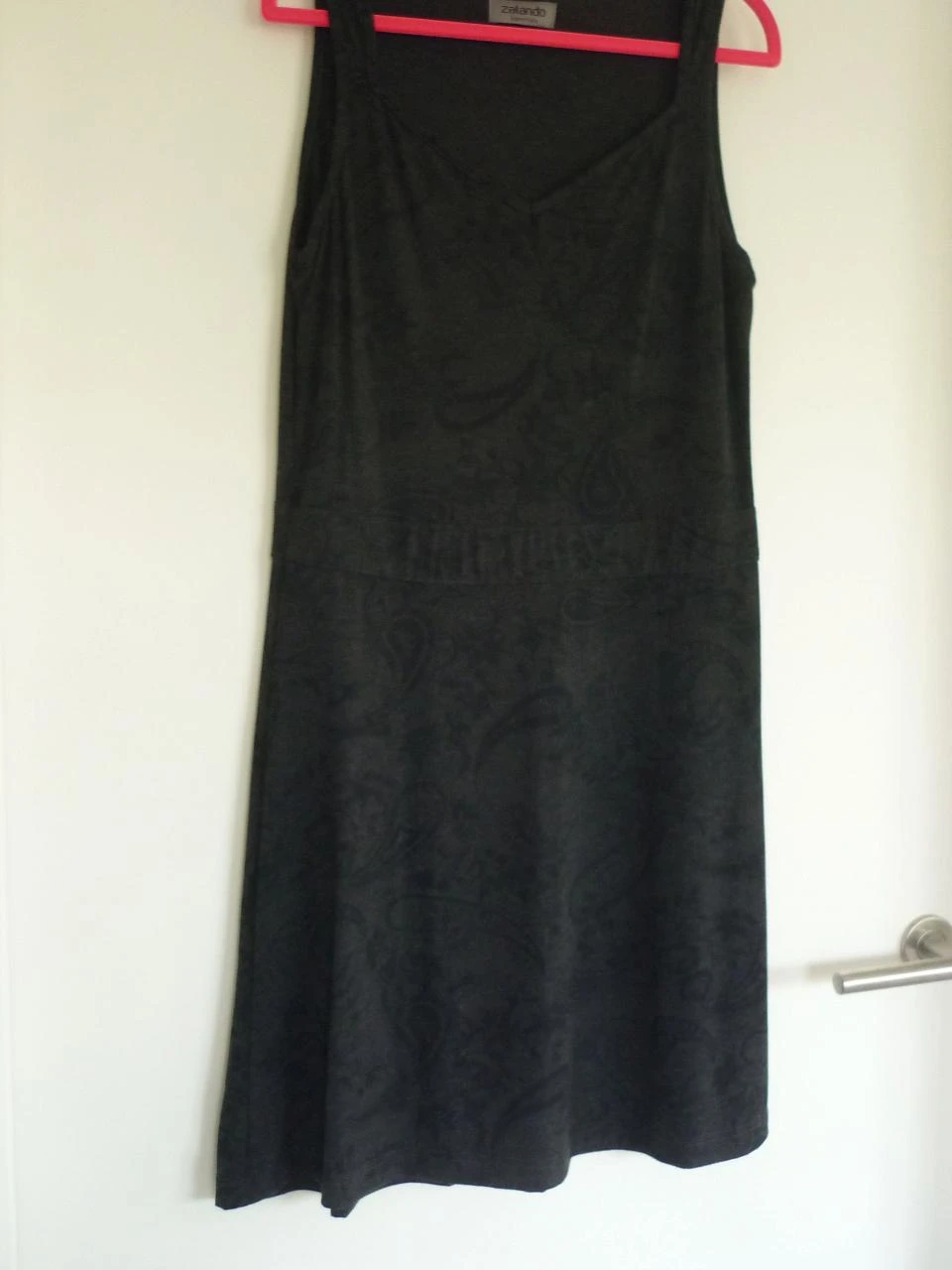 Vestido cinza-escuro antracite com motivo de pepino turco Tamanho 38 – photo 4